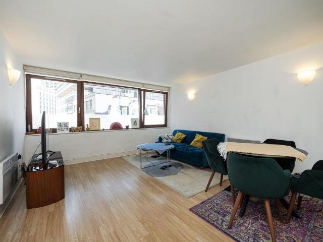 Flat for sale in Spitalfields, Whitechapel