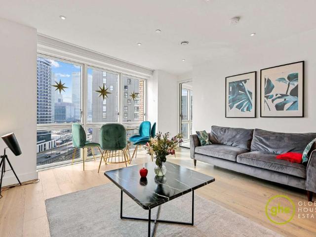 Flat for sale in Blackwall, Greater London