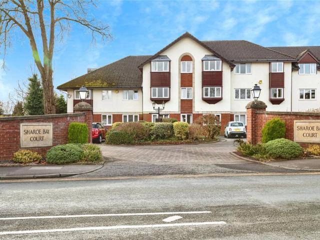 Flat for sale in Sharoe Green, Higher Bartle
