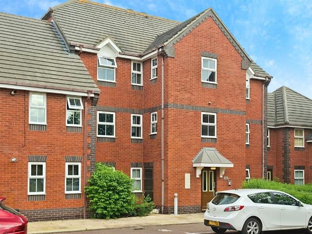 Flat for sale in Peatmoor, Swindon