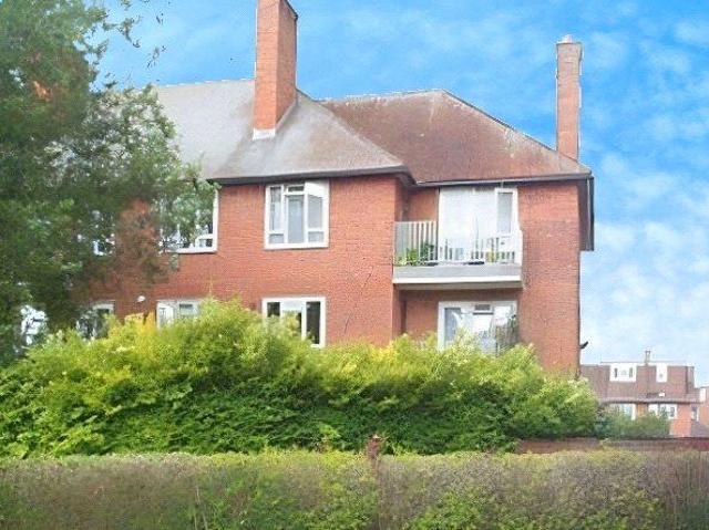 Flat for sale in Watford Rural, Batchworth