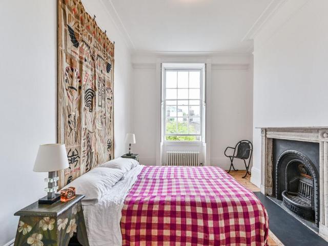 Flat for sale in Kentish Town, Greater London