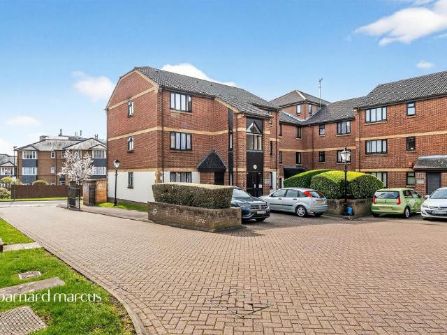 Flat for sale in Greater London