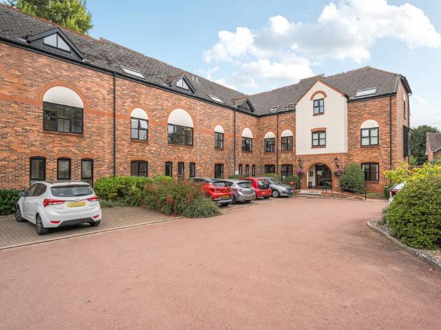 Flat for sale in Bolton Low Houses, Hampshire