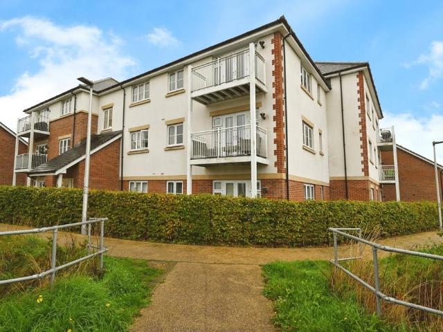 Flat for sale in Wokingham