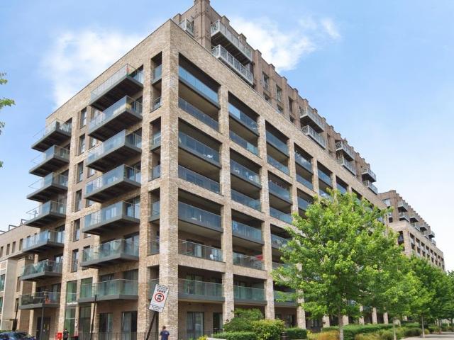 Flat for sale in Upton Park, Greater London