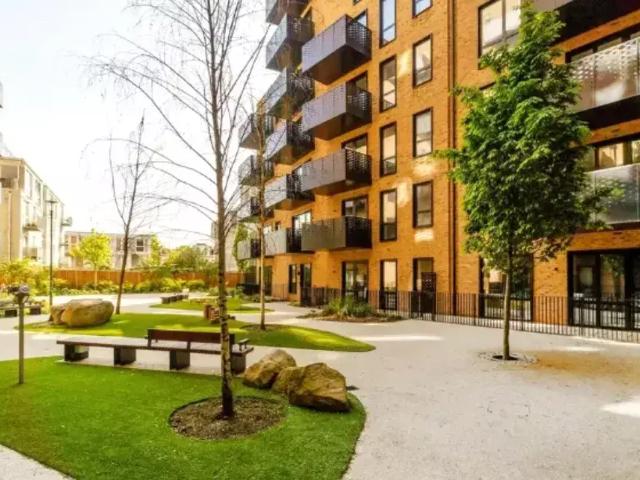 Flat for sale in London Borough of Ealing, Hanwell