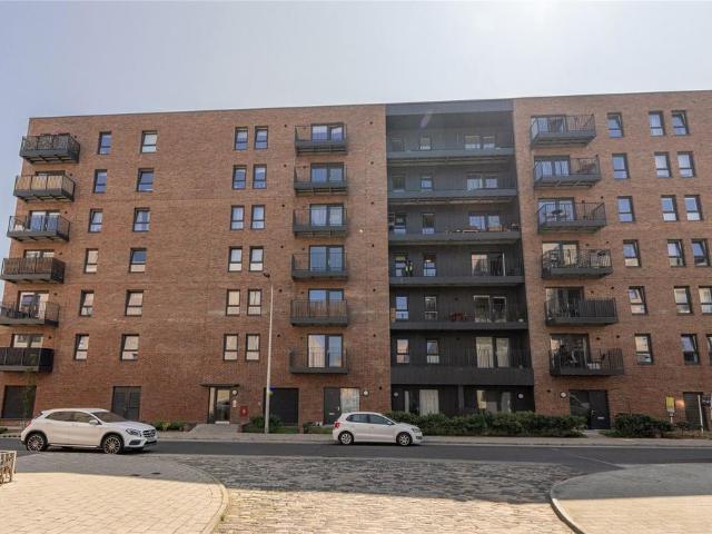 Flat for sale in Leith Links, Leith