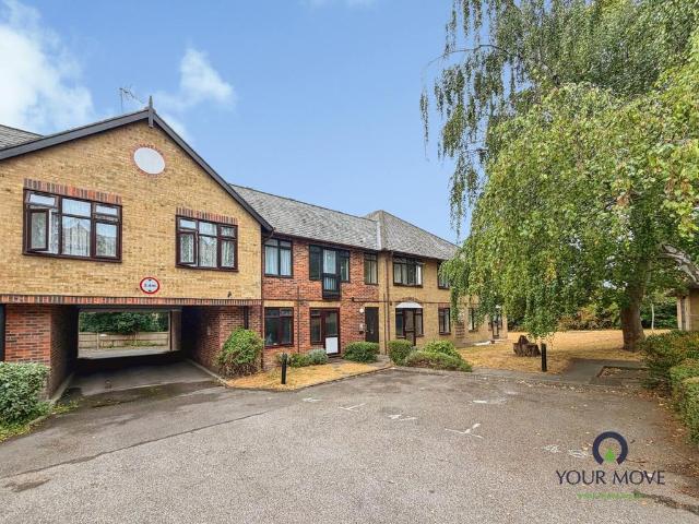 Flat for sale in London Borough of Bexley, Greater London