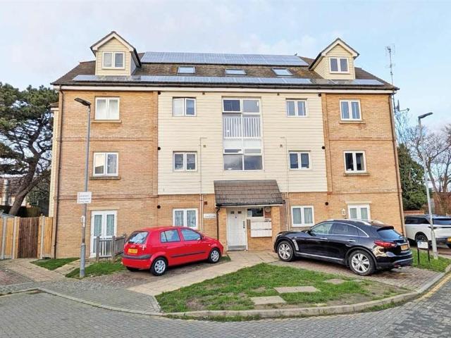 Flat for sale in Welling, Greater London
