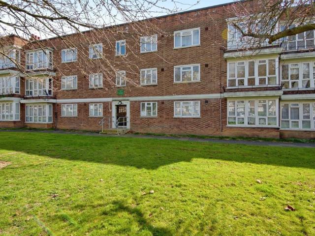 Flat for sale in Greater London