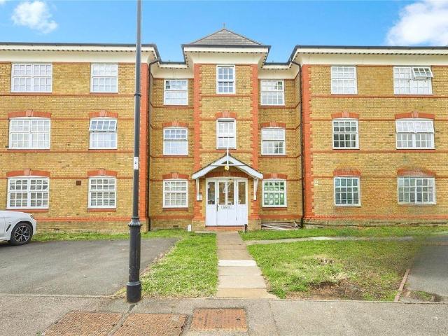 Flat for sale in Greater London
