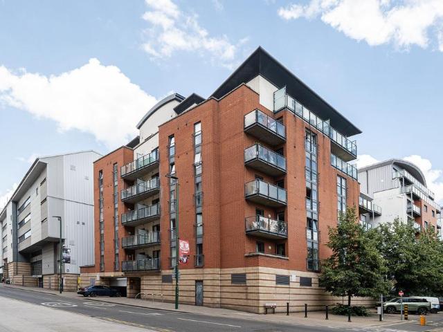 Flat for sale in Leyton, Greater London