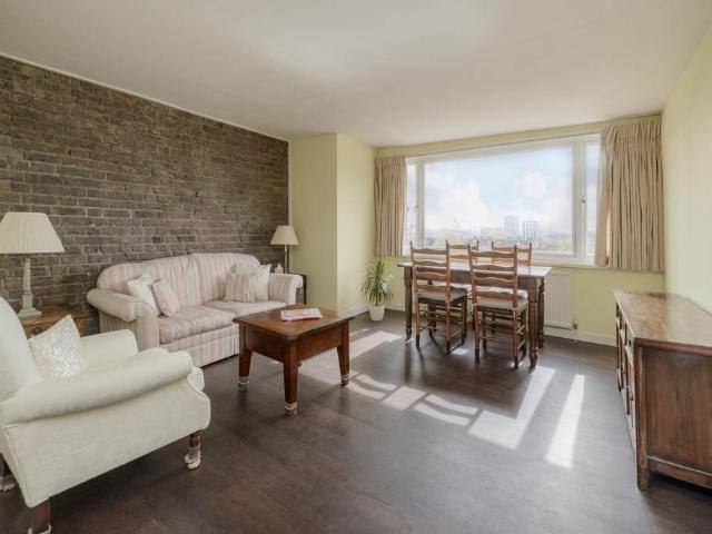 Flat for sale in Chalk Farm, Primrose Hill