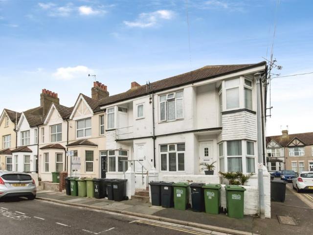 Flat for sale in Central, Heathlands