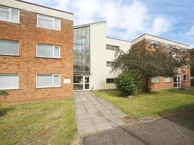 Flat for sale in Lambrook, Rumwell