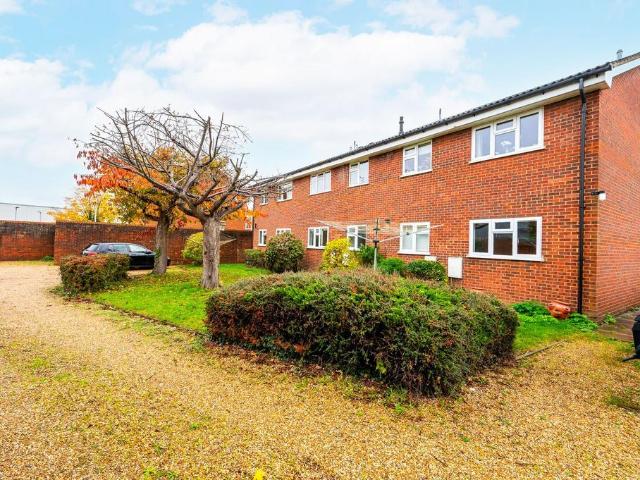 Flat for sale in Bellfields, Westborough
