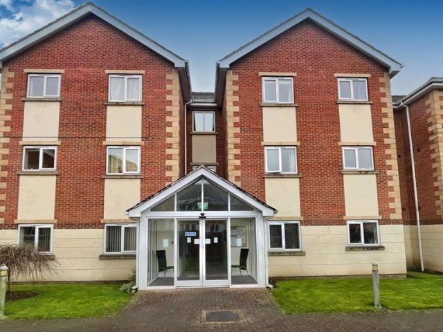 Flat for sale in Glebe Park, Brayford