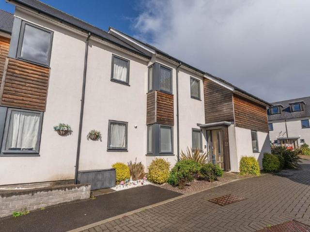 Flat for sale in Caldicot
