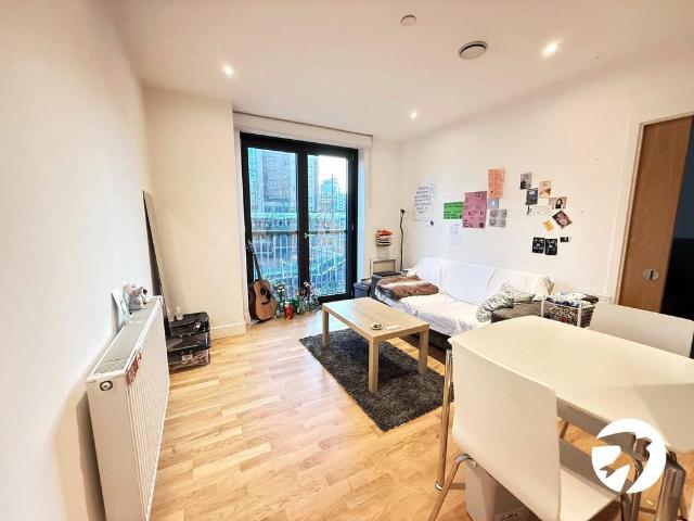 Flat for sale in London Borough of Lewisham, Ladywell