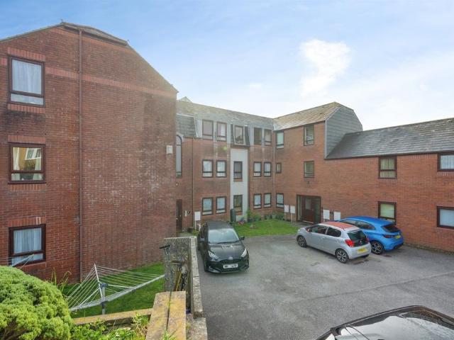 Flat for sale in Mount Wise