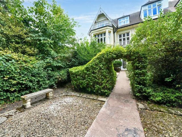 Flat for sale in West Midlands