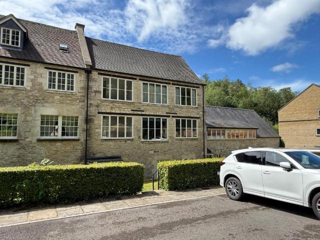 Flat for sale in Minchinhampton, School House