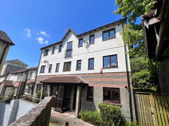 Flat for sale in Mount Wise