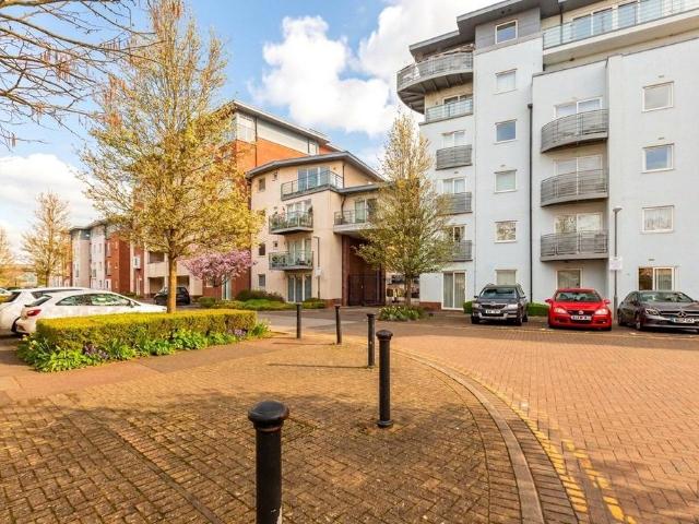 Flat for sale in Walton, Aylesbury