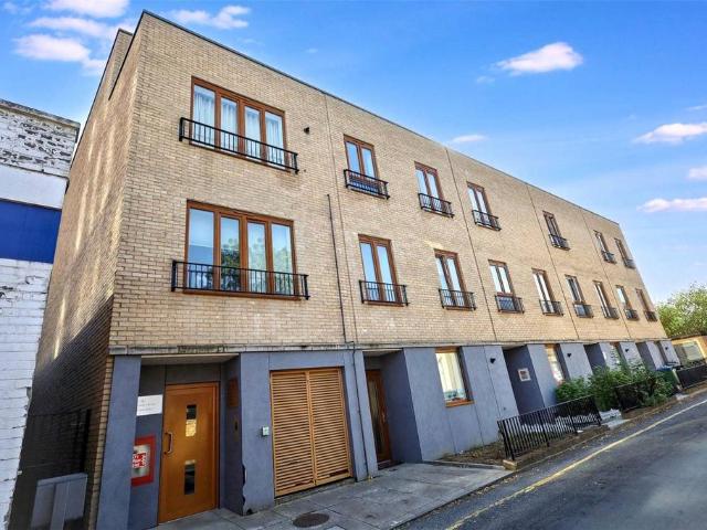 Flat for sale in North Watford