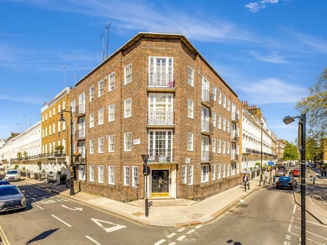 Flat for sale in Belgravia, Greater London