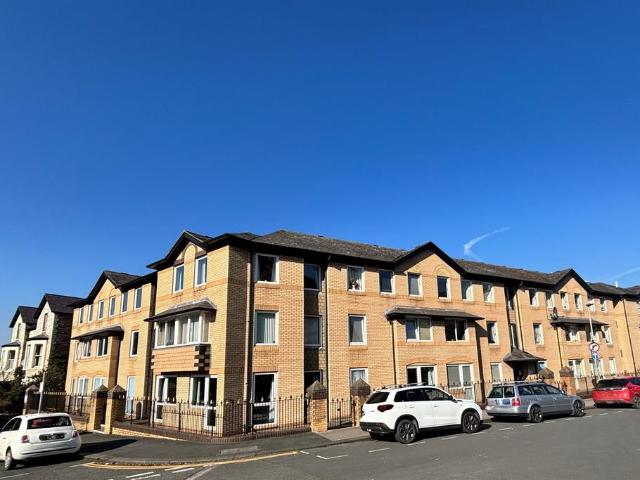 Flat for sale in South Cliff, Kepwick