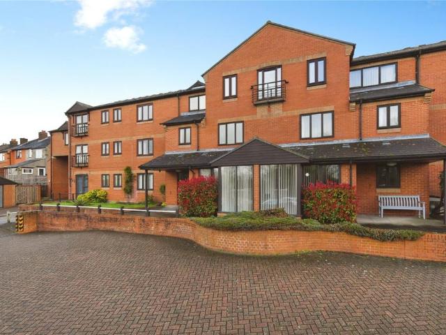 Flat for sale in Hythe, Fordham Heath