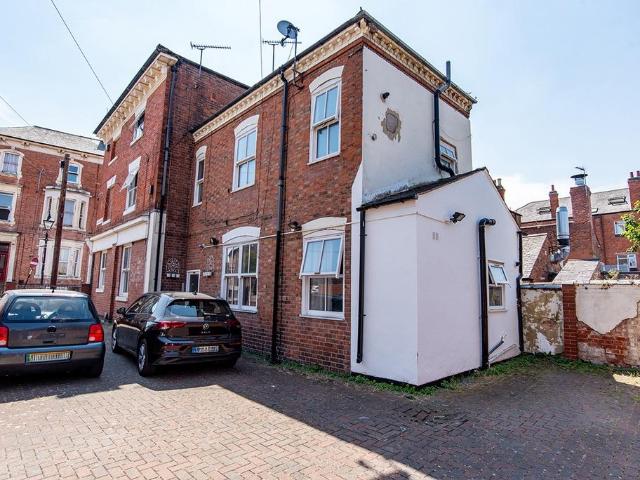 Flat for sale in Highfields, Old Wharf