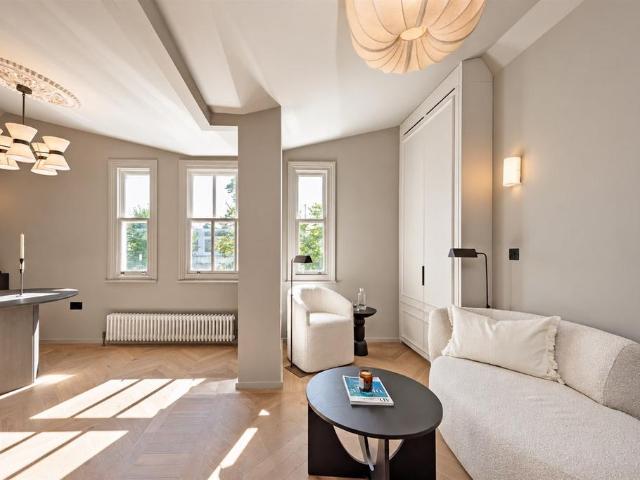 Flat for sale in Royal Borough of Kensington and Chelsea, Greater London
