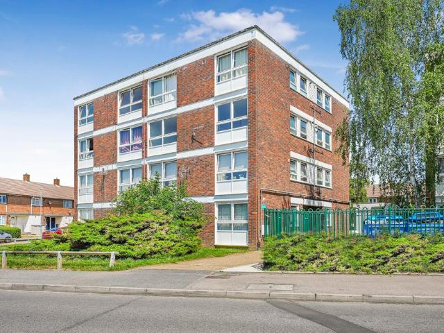 Flat for sale in Netteswell, Harlow