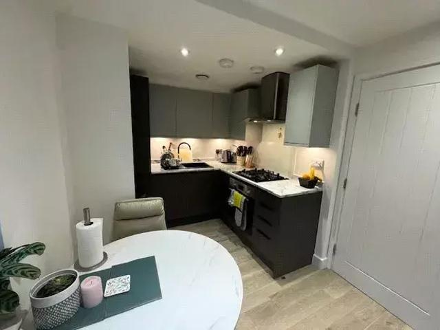 Flat for sale in London Borough of Ealing, Hanwell