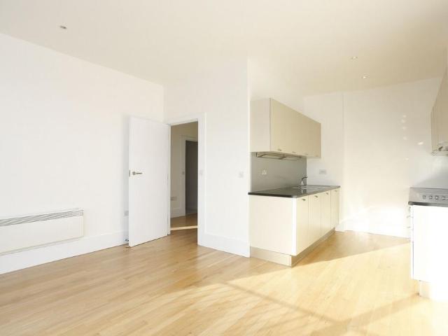 Flat for sale in Barnsbury, Greater London