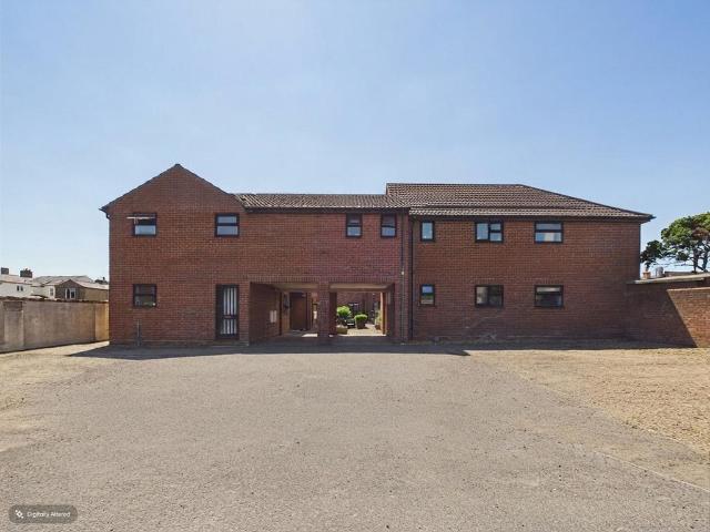Flat for sale in Huntingdon, Cambridgeshire