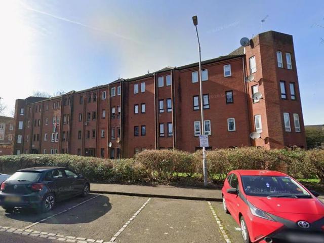 Flat for sale in Woodside, Scotland