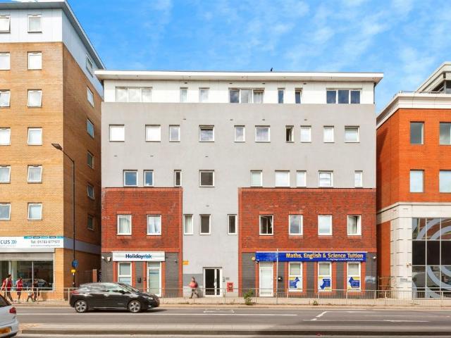 Flat for sale in Slough, Isle Of Man
