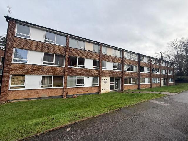 Flat for sale in London Borough of Croydon, South Norwood