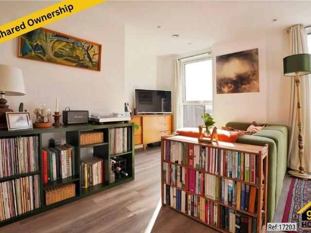Flat for sale in Spike Island, Feckenham