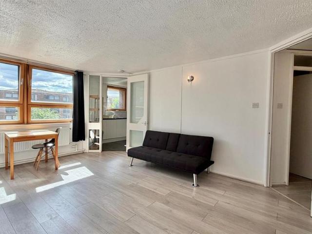 Flat for sale in Chelsea, Greater London