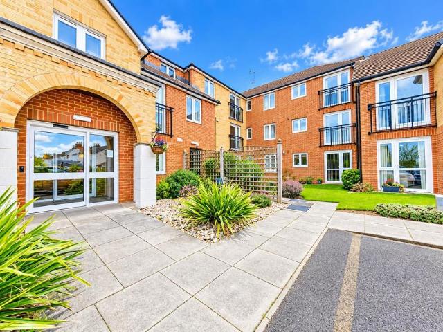 Flat for sale in College Town, Sandhurst