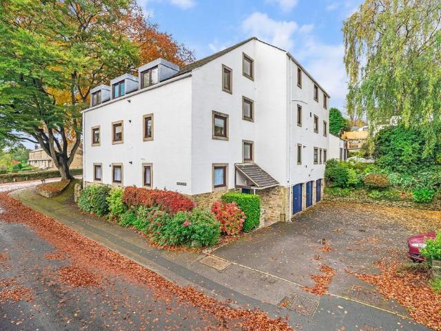 Flat for sale in Ilkley, West Yorkshire