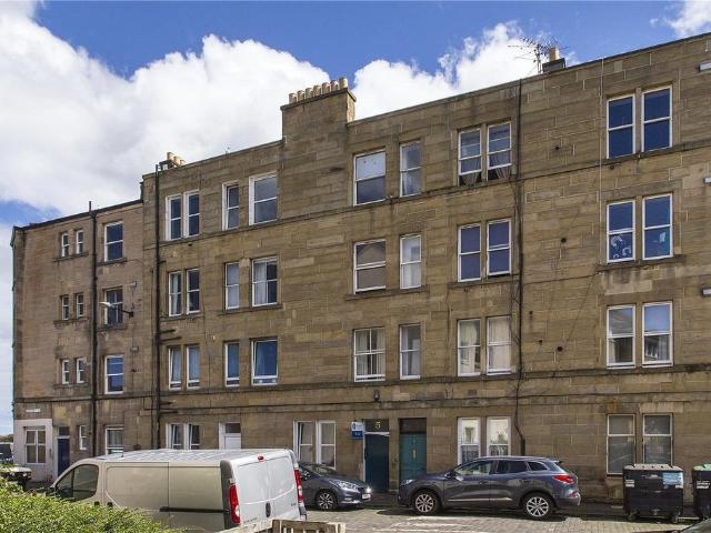 Flat for sale in The Shore, Scotland