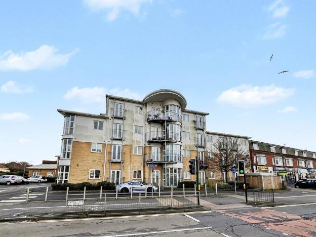 Flat for sale in Townsend, Bournemouth