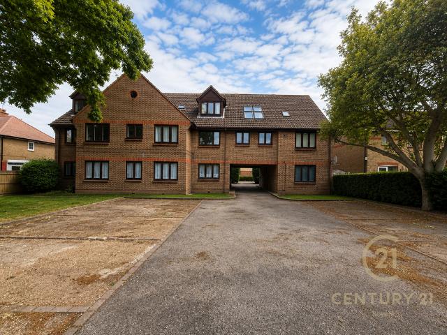 Flat for sale in Lower Green Esher, Blackhills
