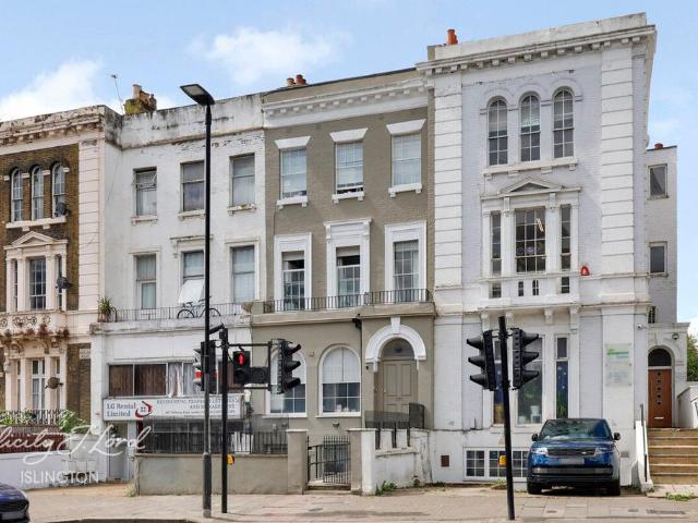 Flat for sale in Holloway, Greater London